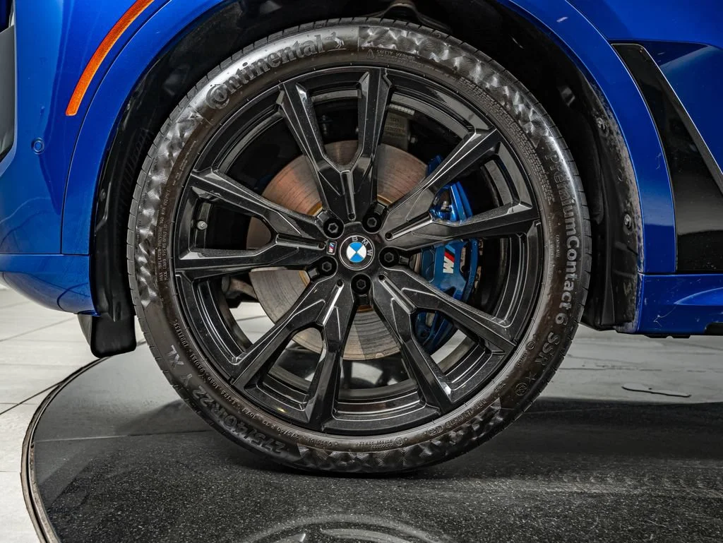 Used 2026 Marina Bay Blue Metallic BMW M60i image 10
