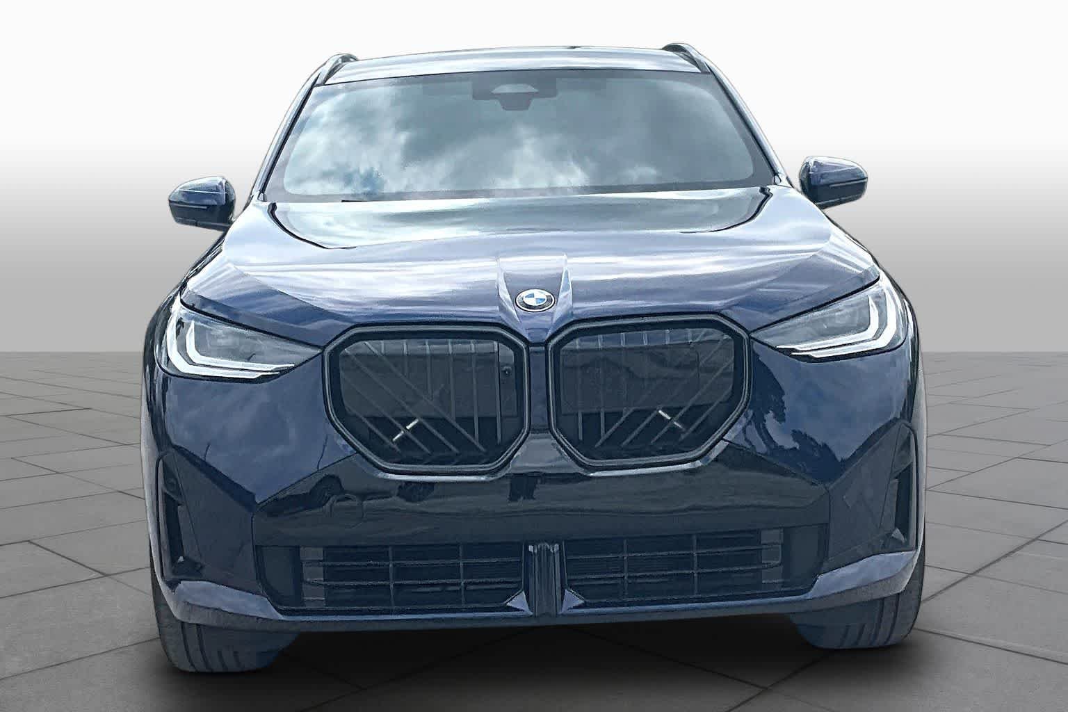New 2026 Tanzanite Blue II Metallic BMW 30 xDrive image 3