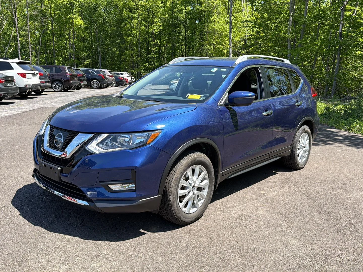 Used 2017 Caspian Blue Nissan SV image 9