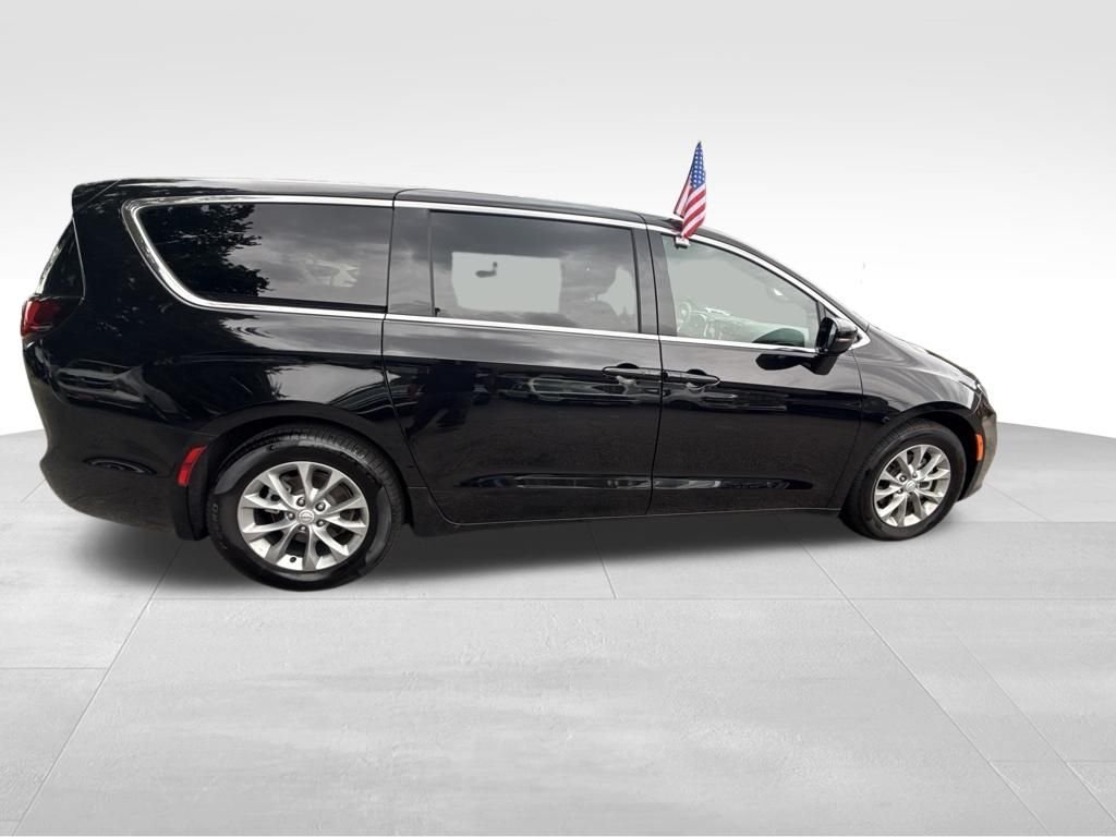 Used 2026 Black Chrysler Limited image 9