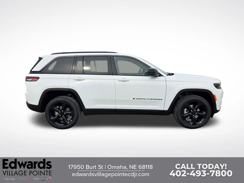 New 2026 Bright White Clear-Coat Exterior Paint Jeep Limited image 2