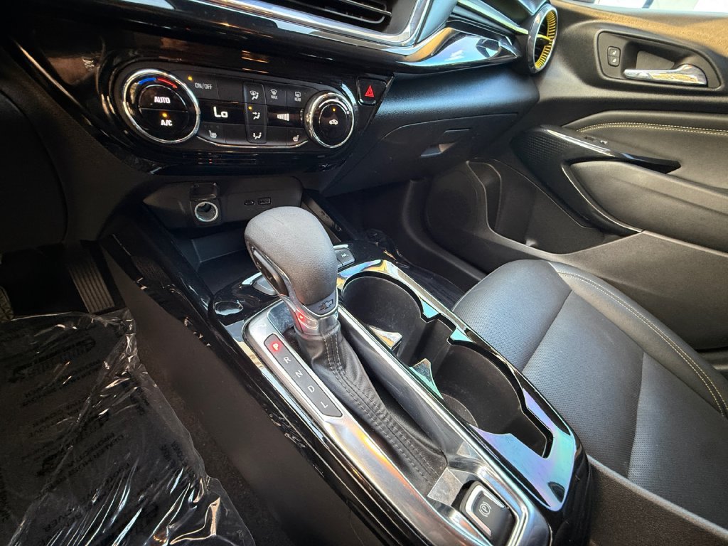 Used 2024 Yellow Chevrolet ACTIV image 22