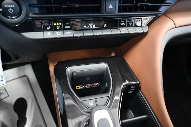2026 Toyota Crown Signia Limited - Photo 18