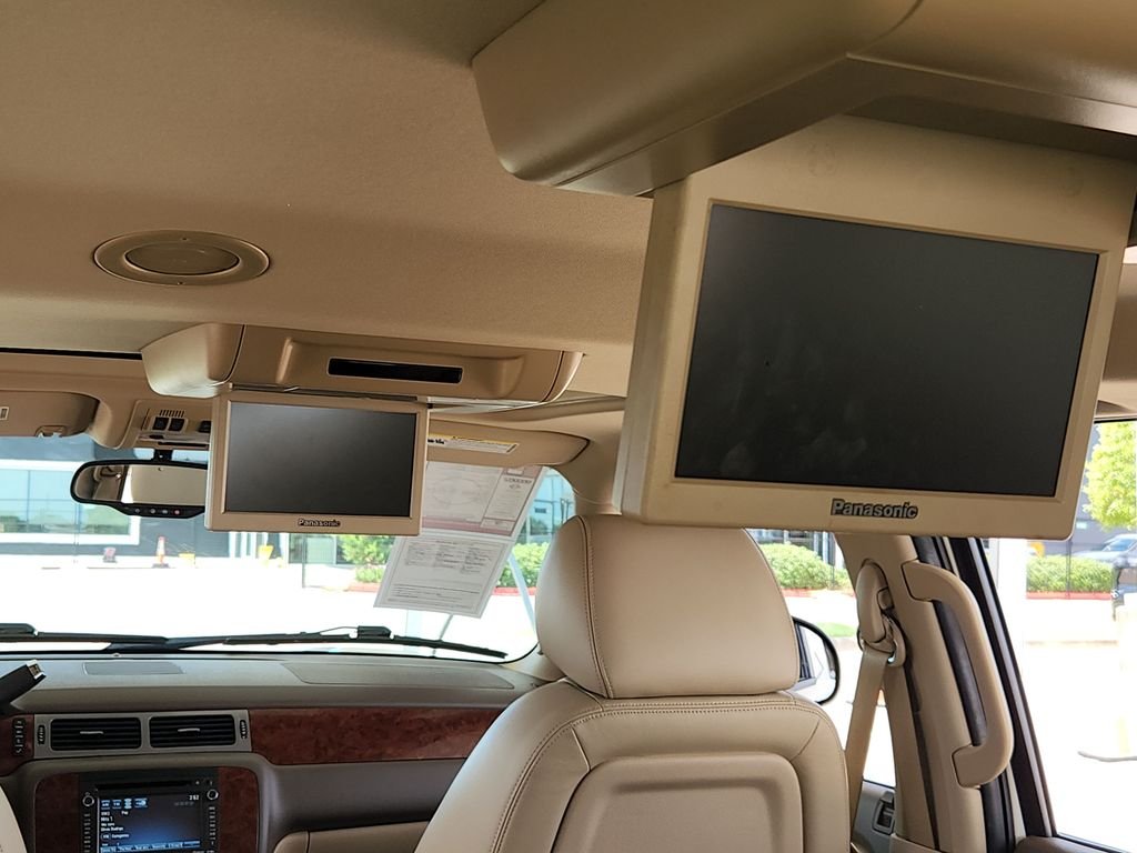 Used 2013 White Chevrolet LTZ image 26