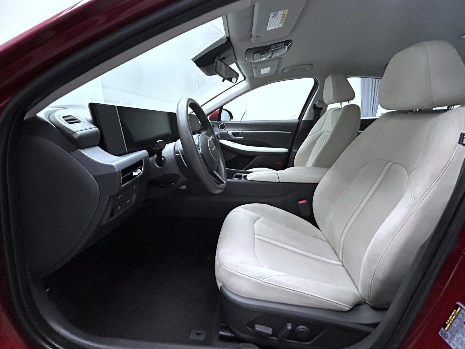 Used 2025 Red Hyundai SEL image 10