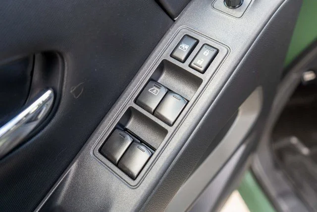 Used 2023 Green Nissan SV image 17