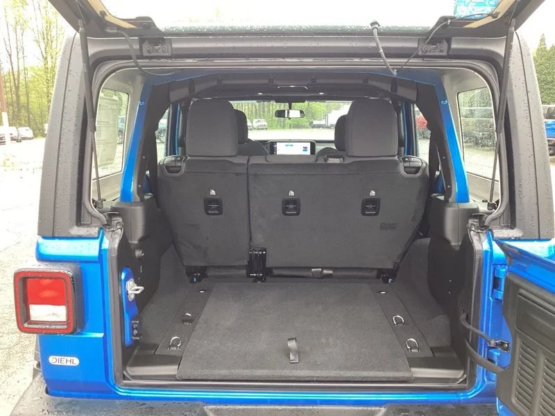 New 2026 Hydro Blue Pearl-Coat Exterior Paint Jeep Sport image 15