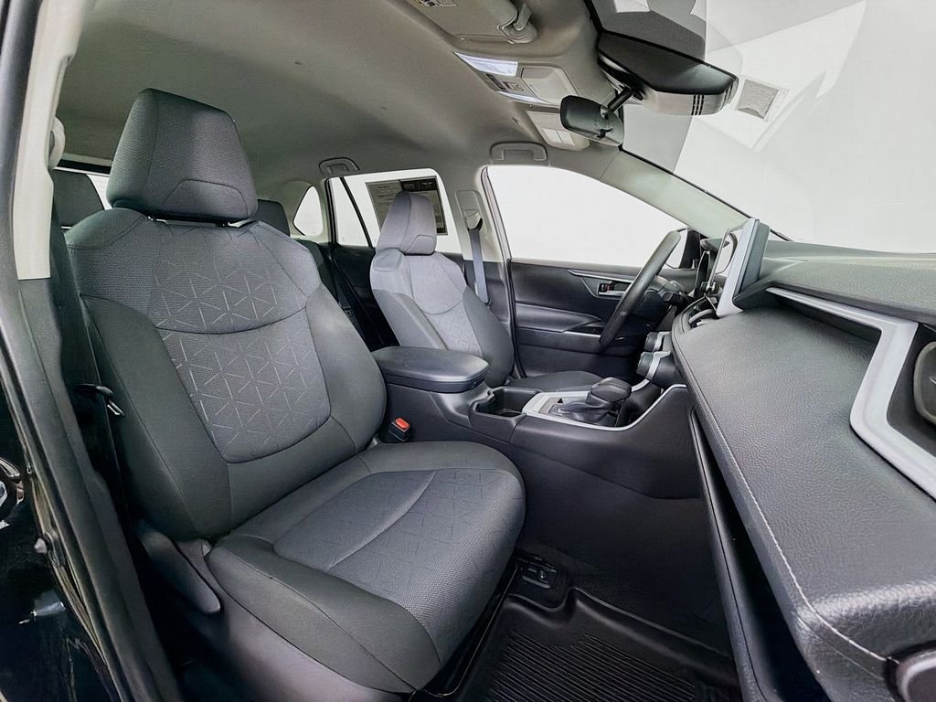 Used 2025 Midnight Black Metallic Toyota XLE image 27