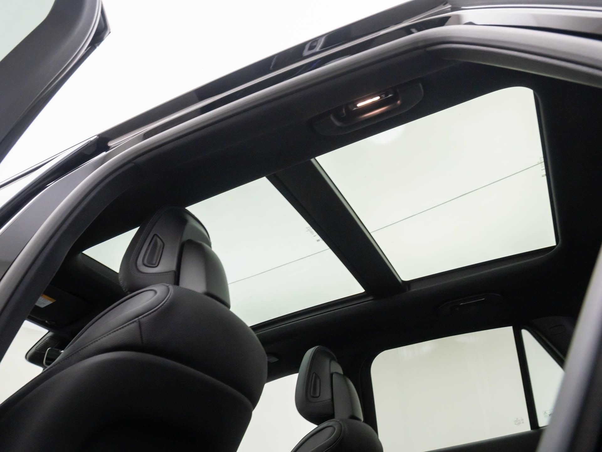 New 2026 Black Mercedes-Benz GLC 300 image 26