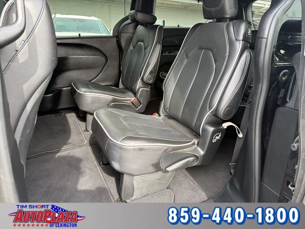 Used 2025 Black Chrysler Limited image 23