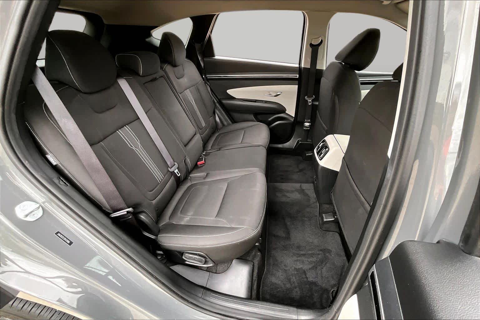 Used 2024 Hampton Gray Hyundai SEL image 17