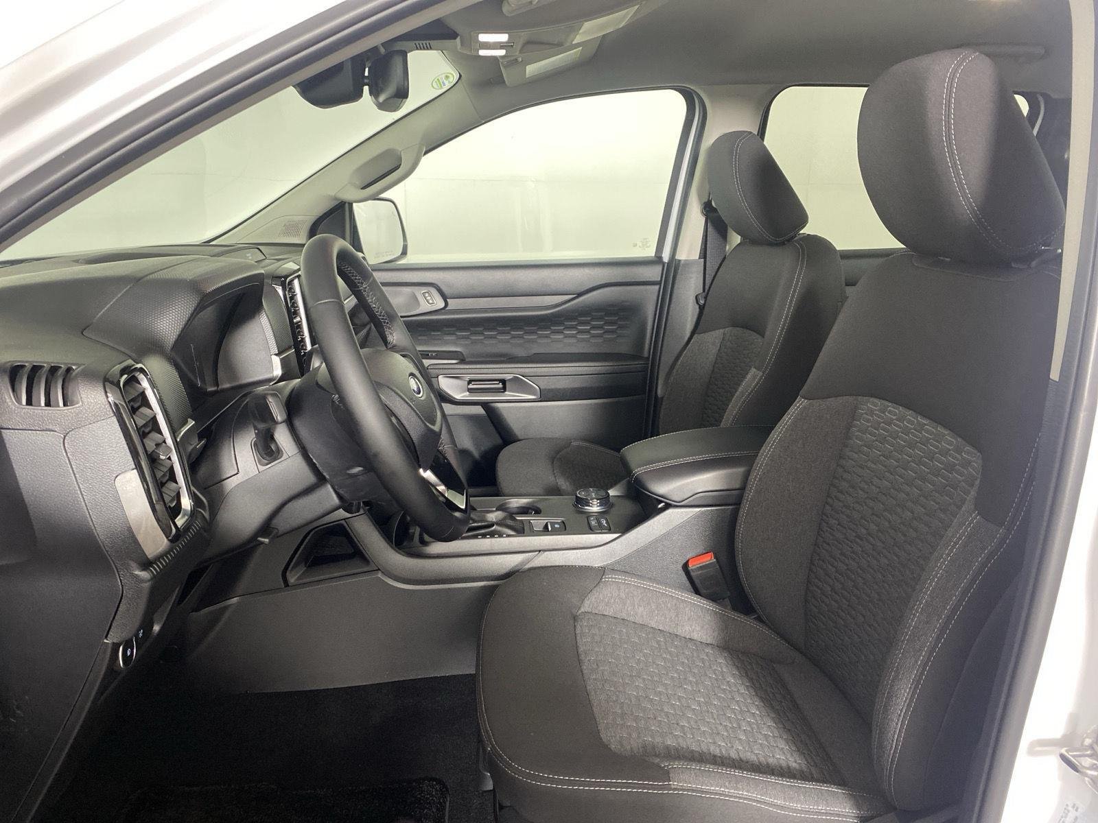 Used 2025 Oxford White Ford XLT image 13