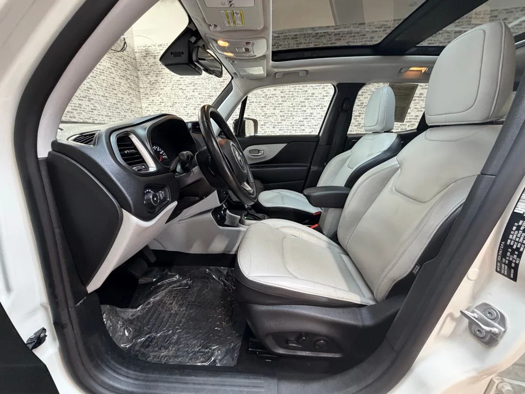 Used 2022 White Jeep Limited image 19