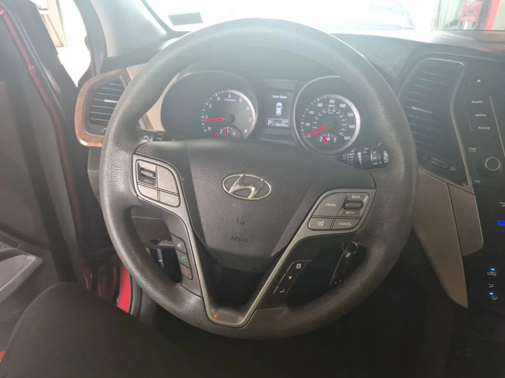 Used 2016 Red Hyundai 2.4 Base image 4