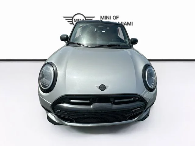 New 2026 Silver MINI Iconic image 2