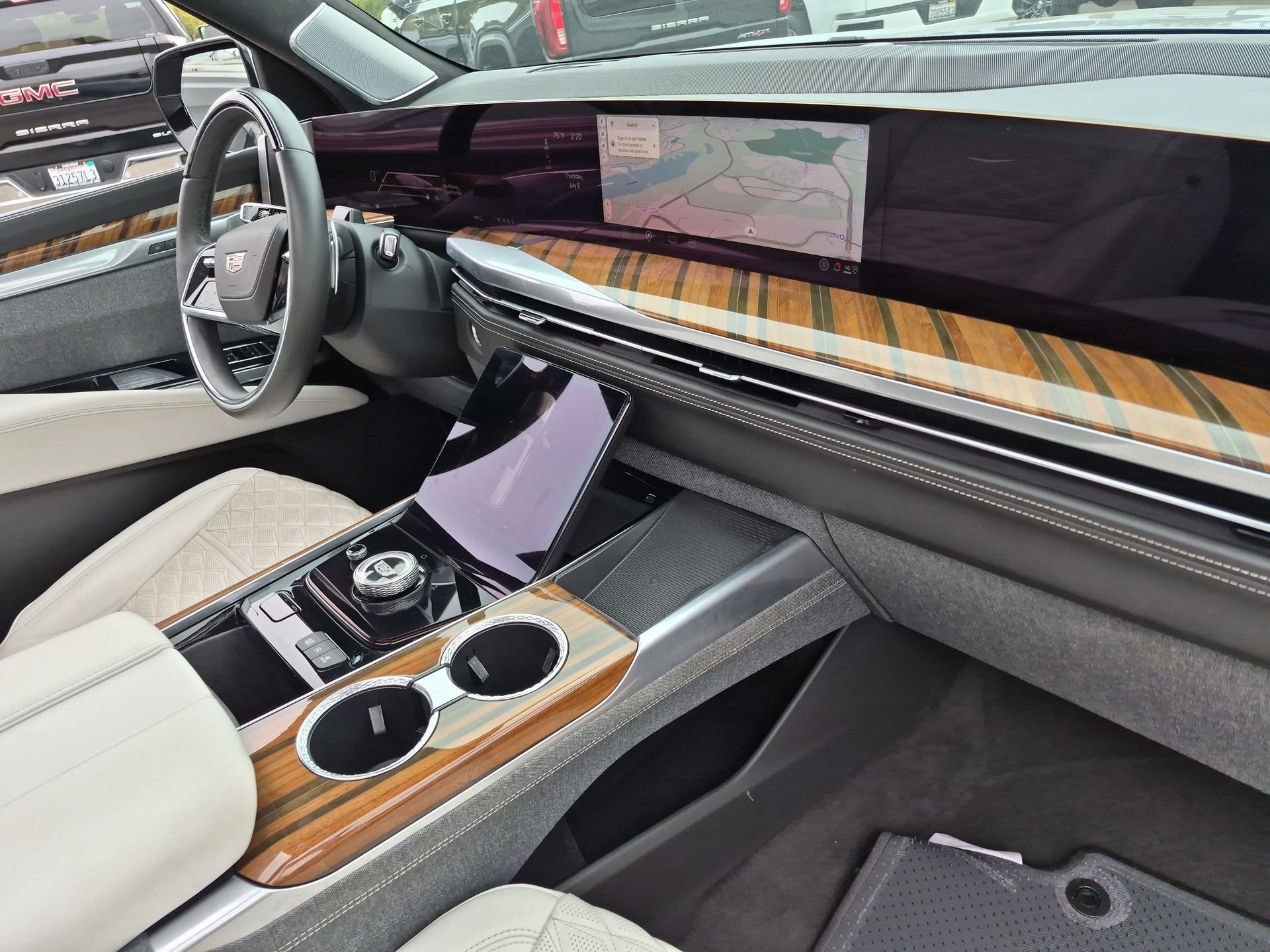 Used 2025 Silver Cadillac Sport Platinum image 30