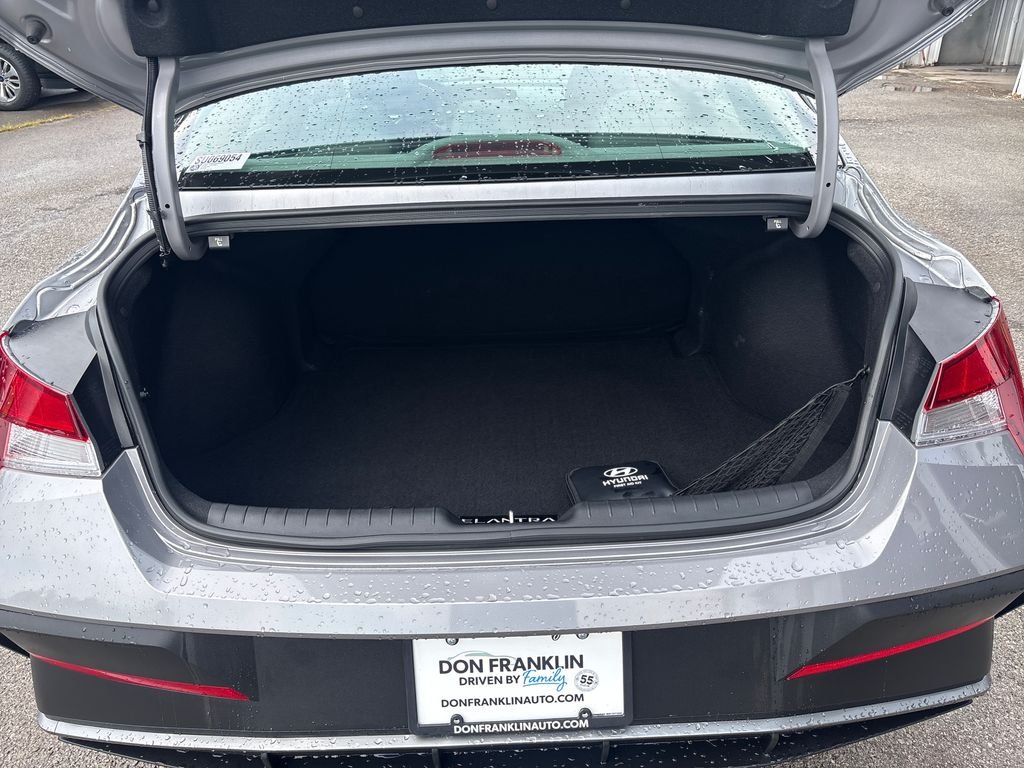 Used 2025 Silver Hyundai SEL Sport image 9