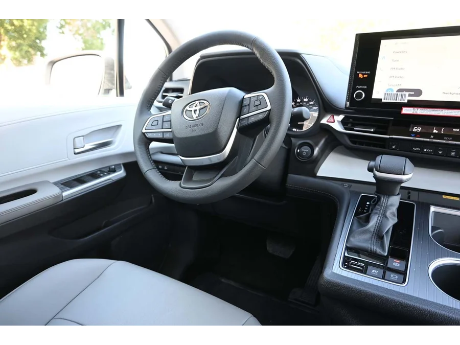 New 2025 SILVER Toyota XLE+ AWD Mobility Handicap Van image 24