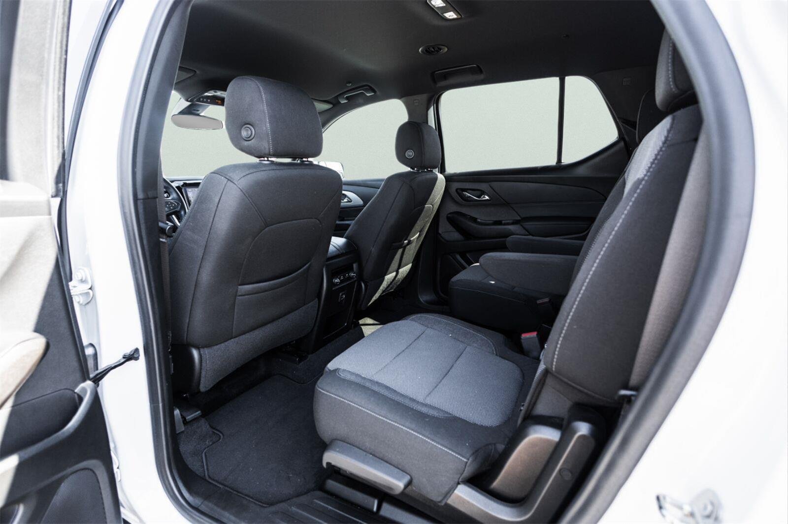 Used 2023 SUMMIT WHITE Chevrolet LT Cloth image 21