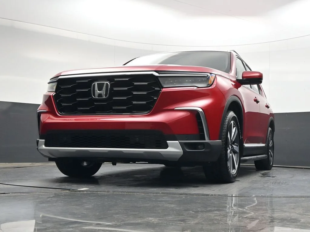 Used 2024 Radiant Red Metallic II Honda Touring image 32