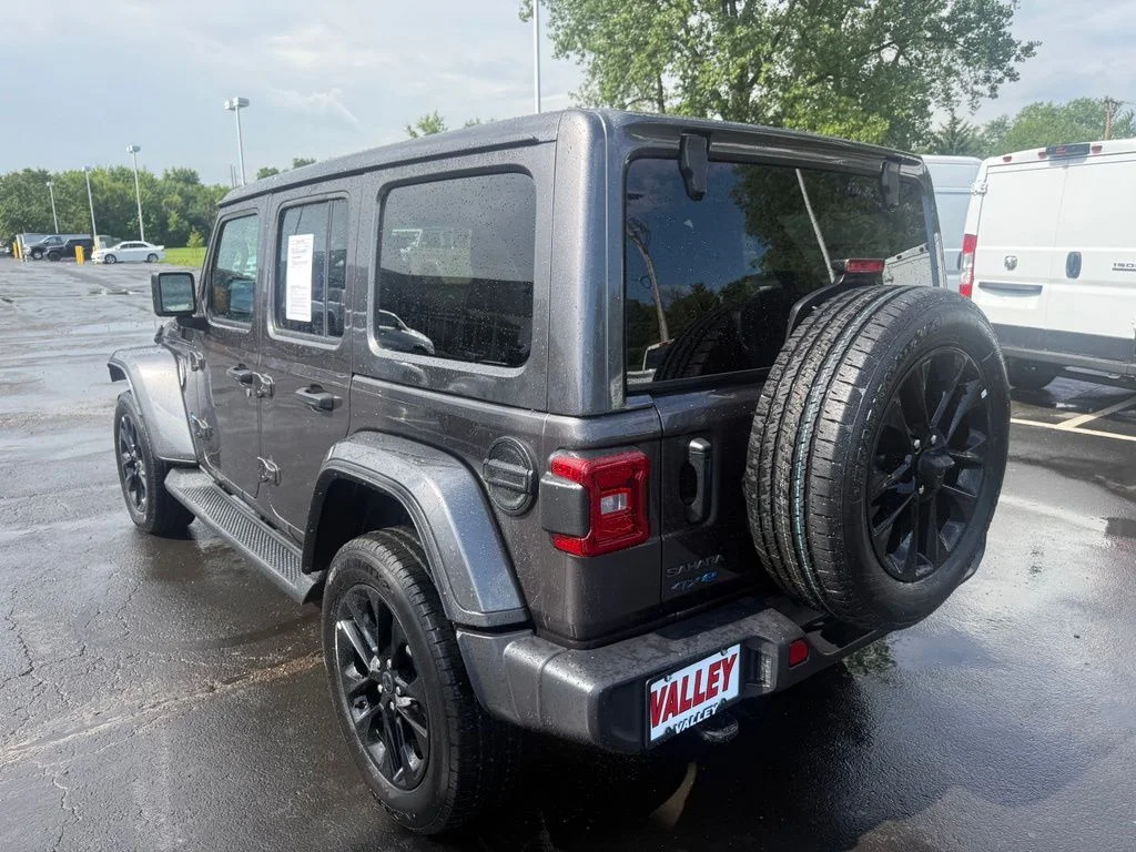 Used 2025 Gray Jeep Sahara 4xe image 6