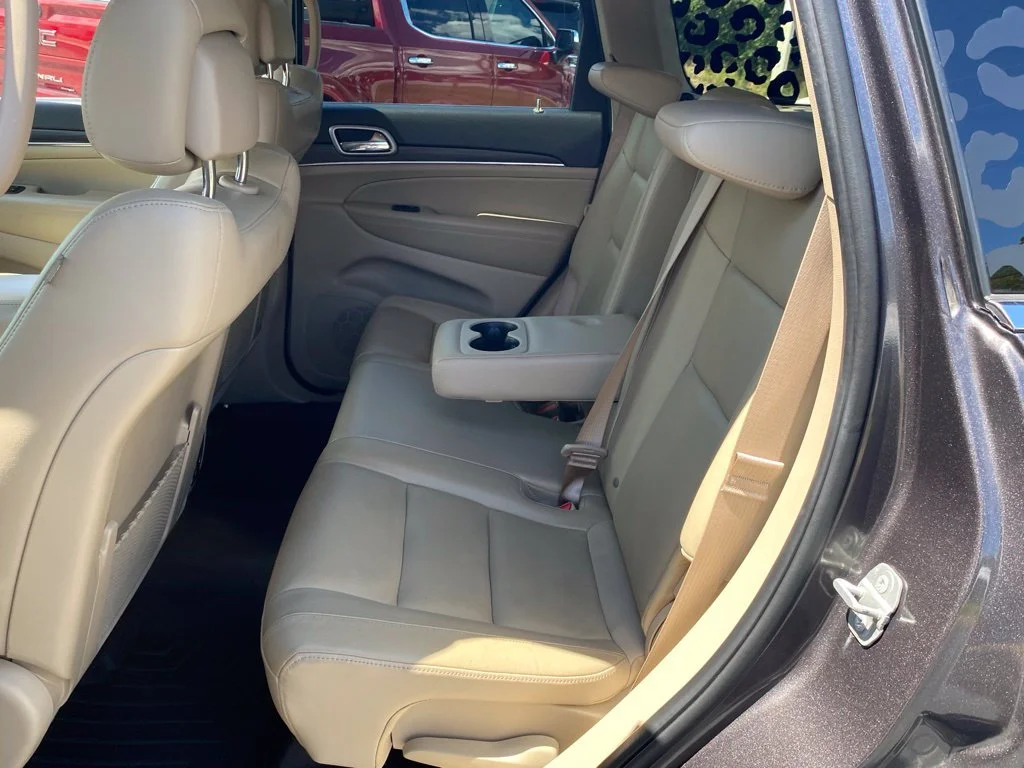 Used 2021 Gray Jeep Limited image 8