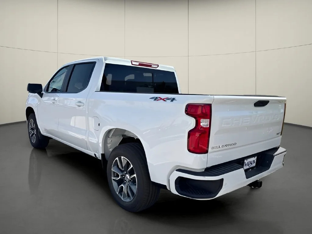 New 2026 Summit White Chevrolet RST image 3