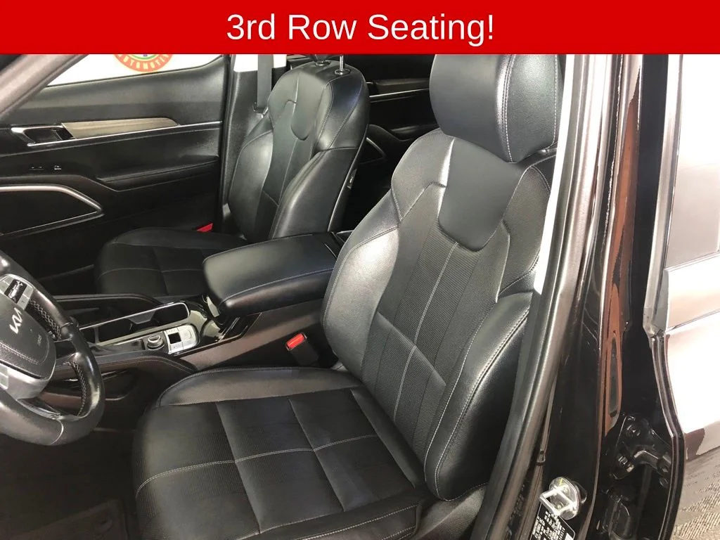 Used 2022 Black Kia EX image 11