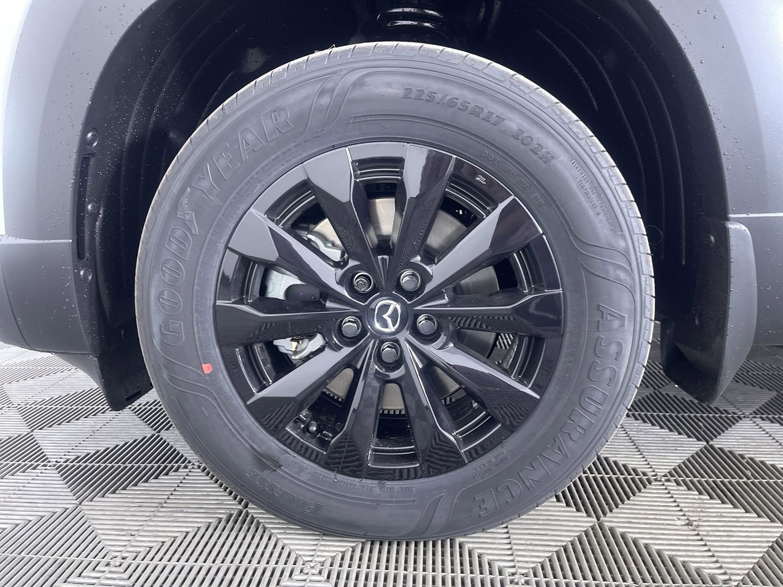 New 2026 Wind Chill Pearl Mazda Premium image 25