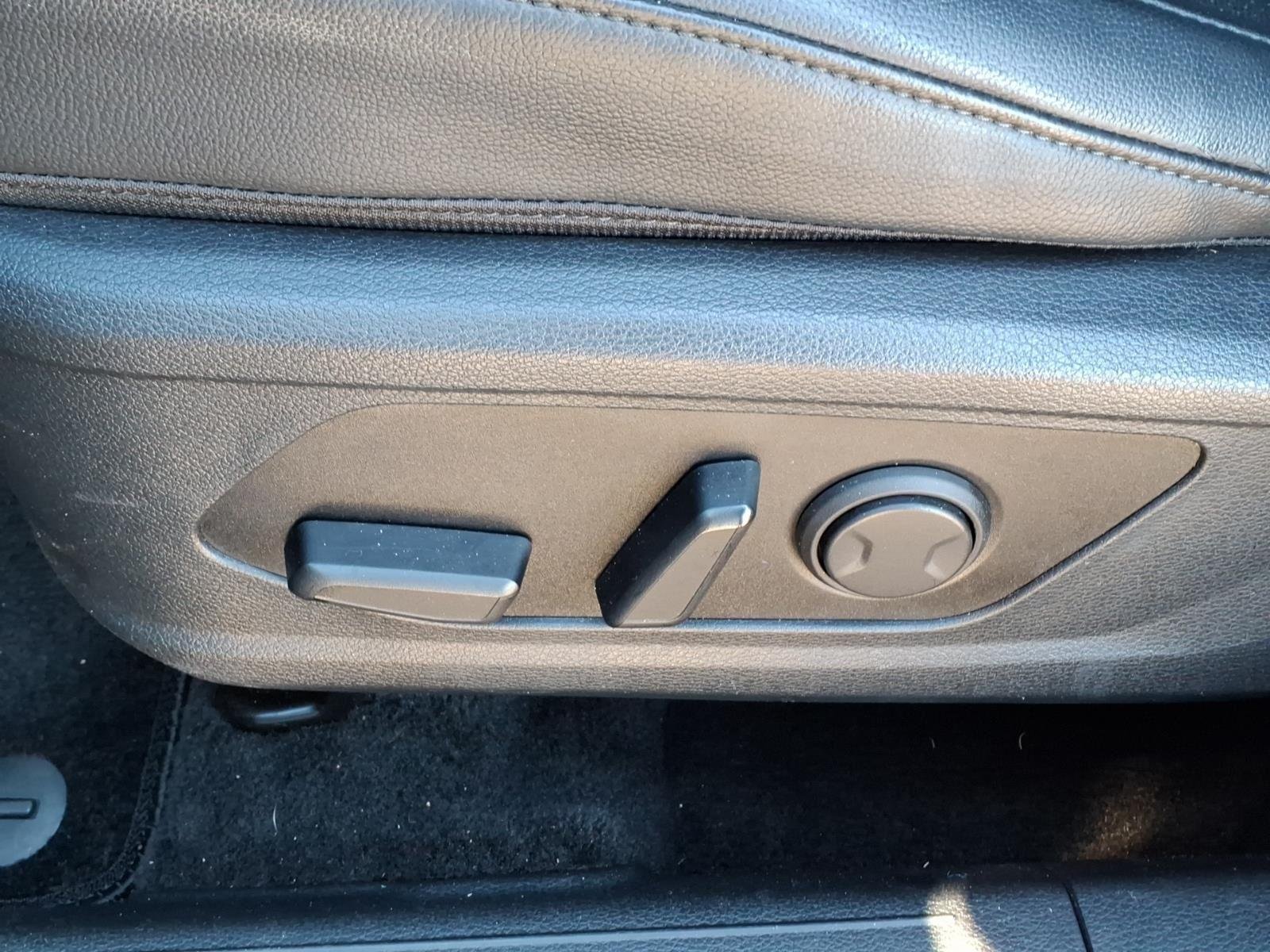 Used 2023 Fusion Black Kia EX image 17