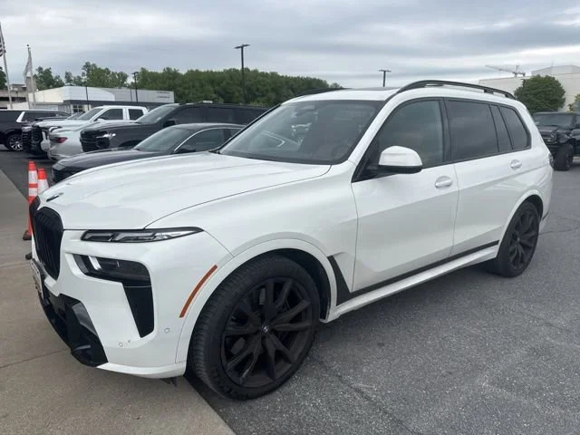 2023 BMW X7 xDrive40i's photo