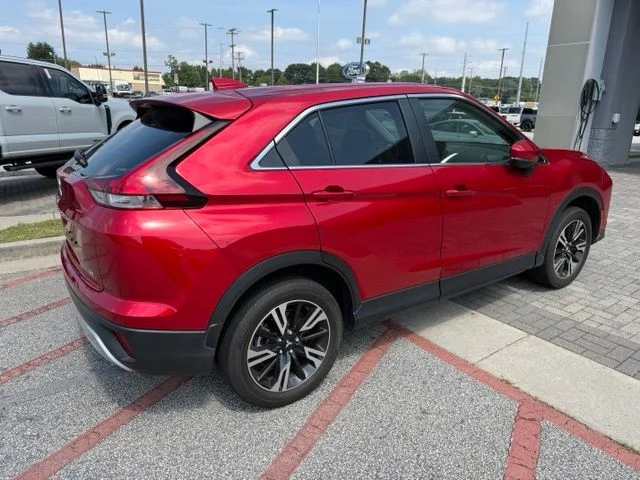 Used 2025 Diamond Red Mitsubishi SE image 4