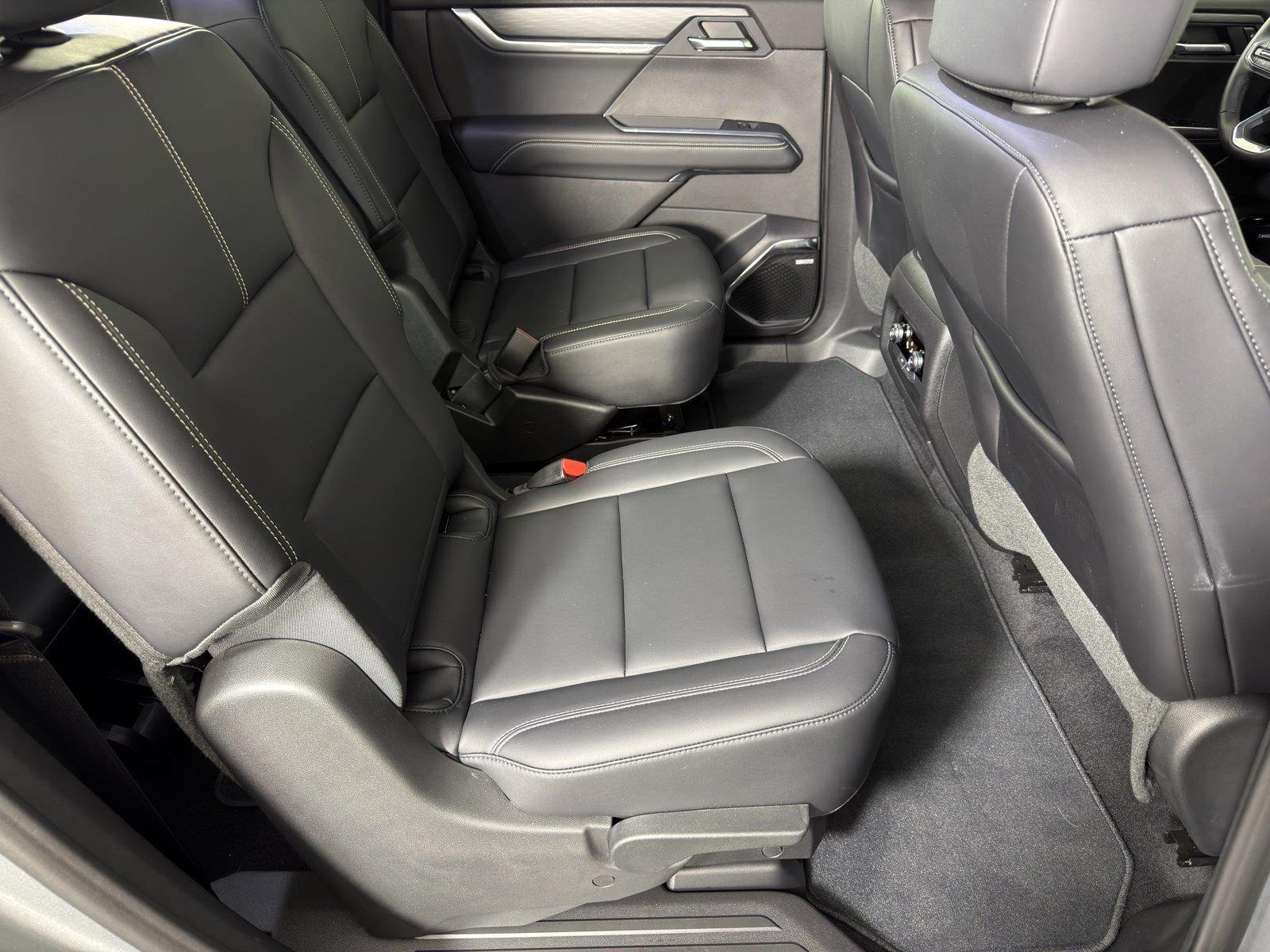 2026 GMC Acadia Elevation - Photo 14