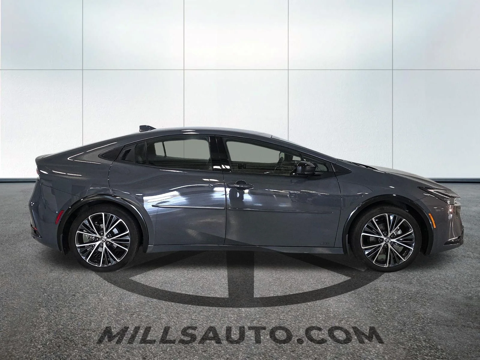 Used 2025 Gray Toyota XLE image 9