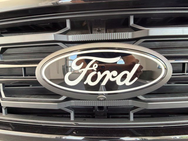 New 2026 Carbonized Gray Metallic Ford XLT image 3