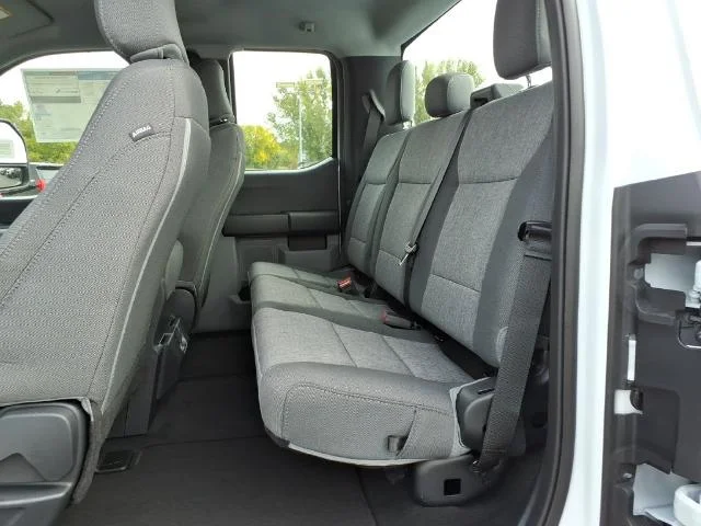 New 2026 Oxford White Ford F-350® XL image 31