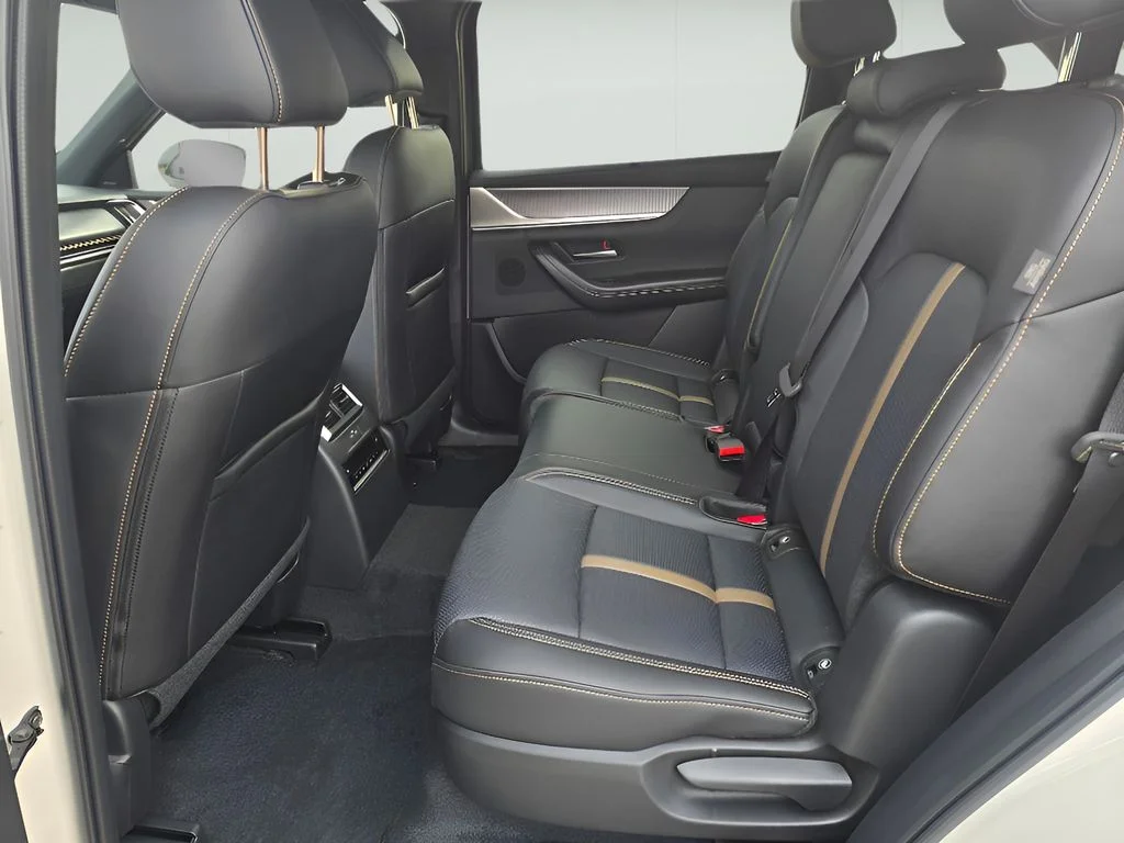 Used 2025 Rhodium White Premium Mazda Premium Plus Package image 11
