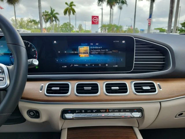 Used 2022 White Mercedes-Benz GLE 350 image 24