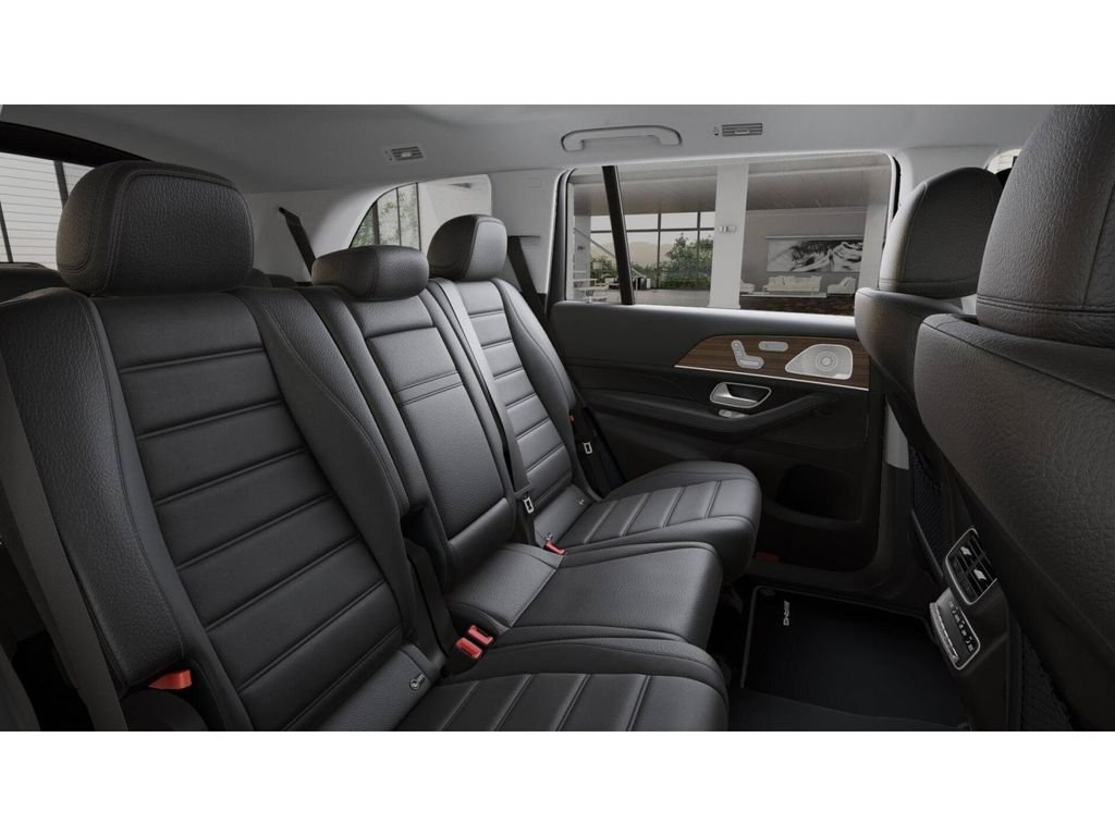 New 2026 Polar White Mercedes-Benz GLS 450 image 5