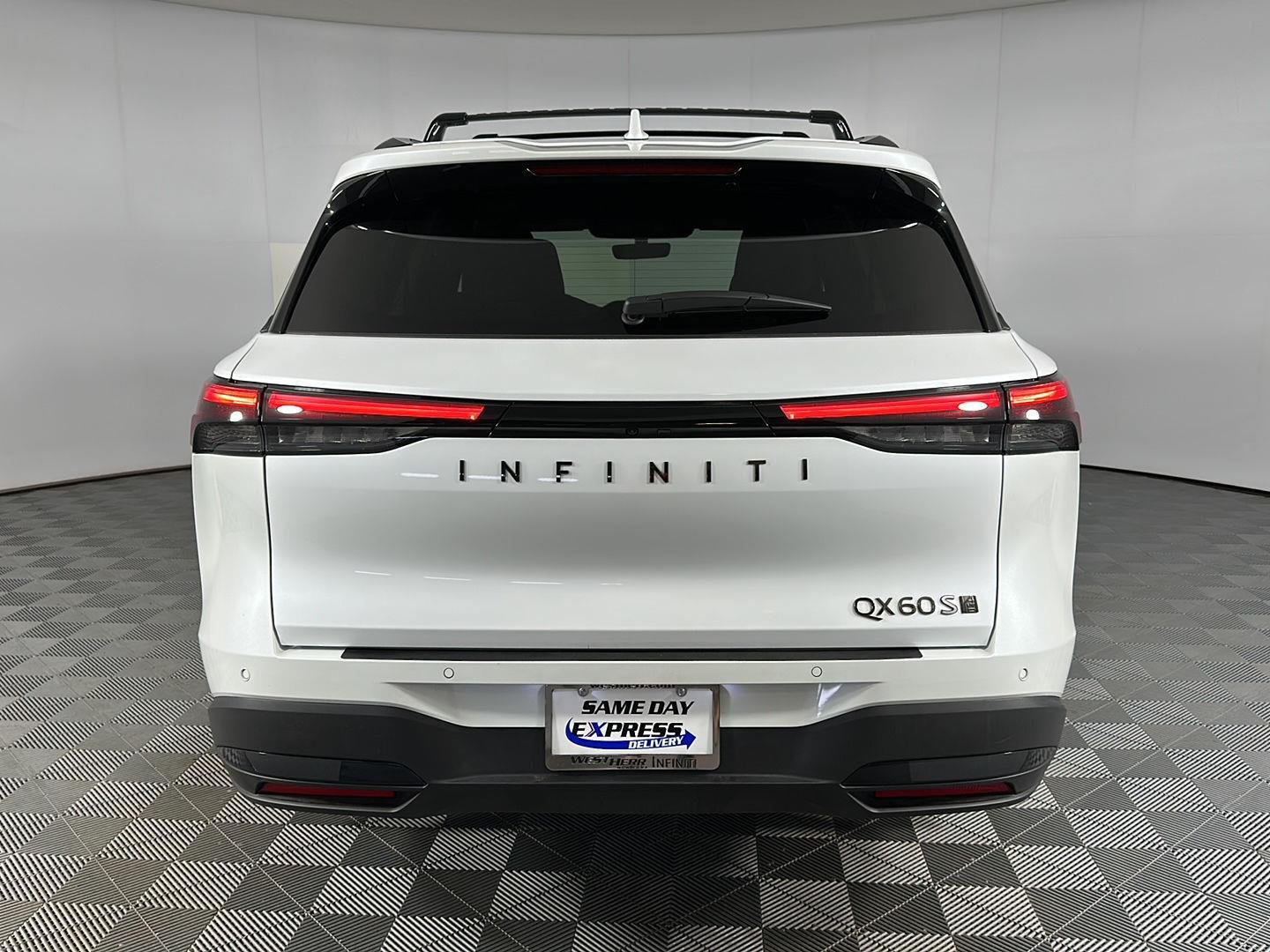 Used 2026 Radiant White INFINITI SPORT image 29