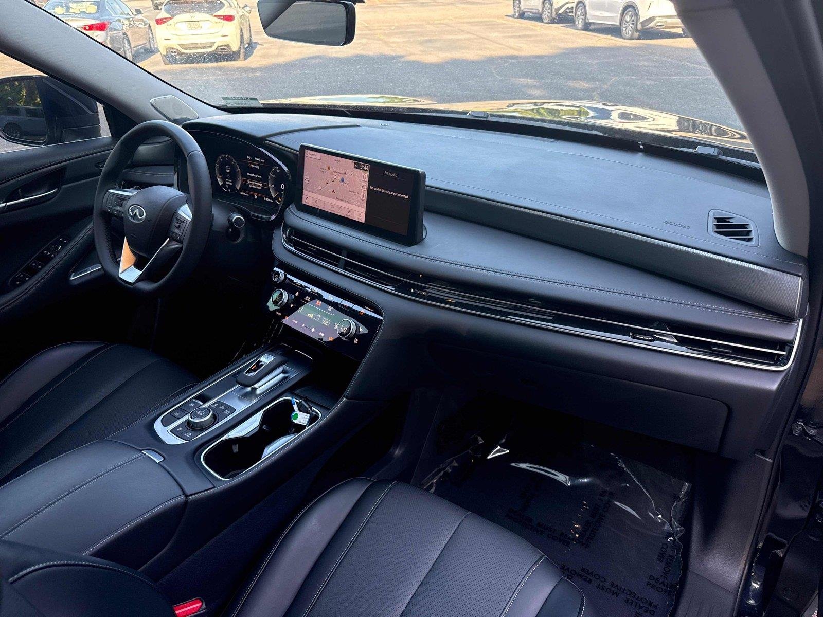 Used 2025 Mineral Black INFINITI LUXE image 27