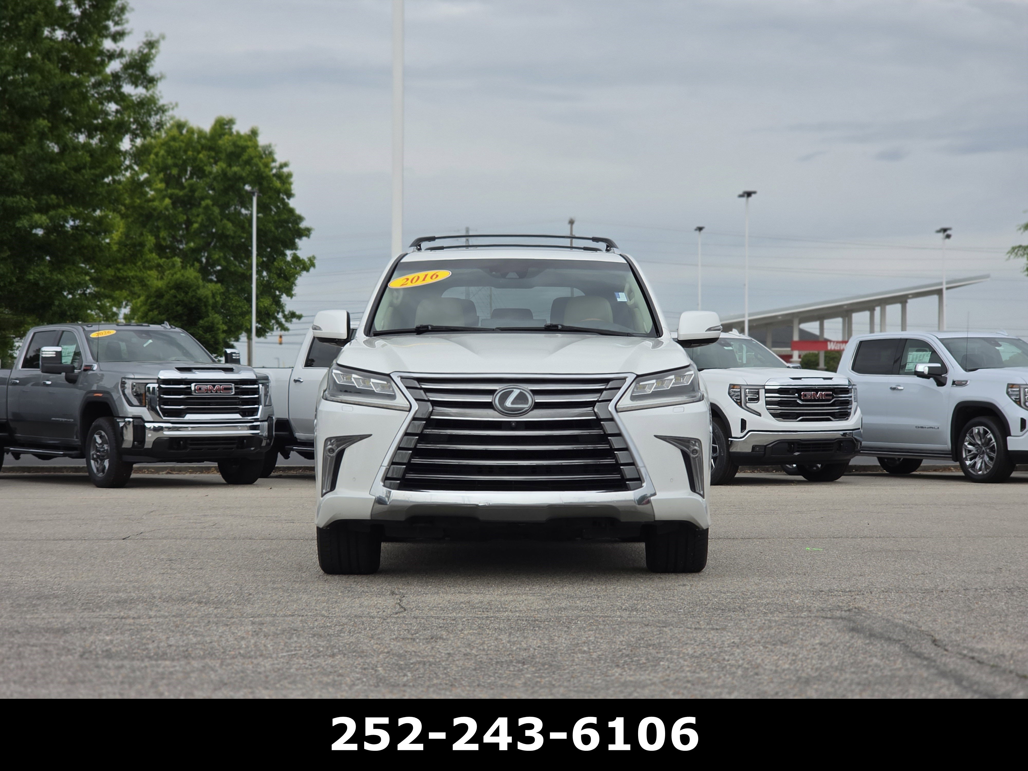 Used 2016 Starfire Pearl Lexus 570 image 2