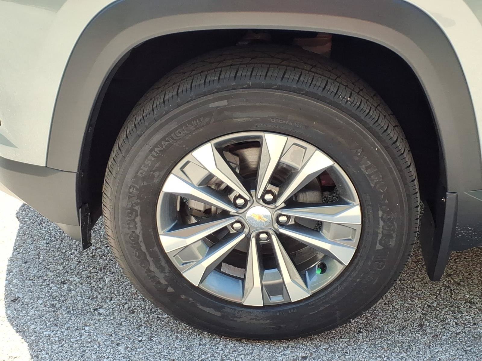 2027 Chevrolet Equinox LT - Photo 20