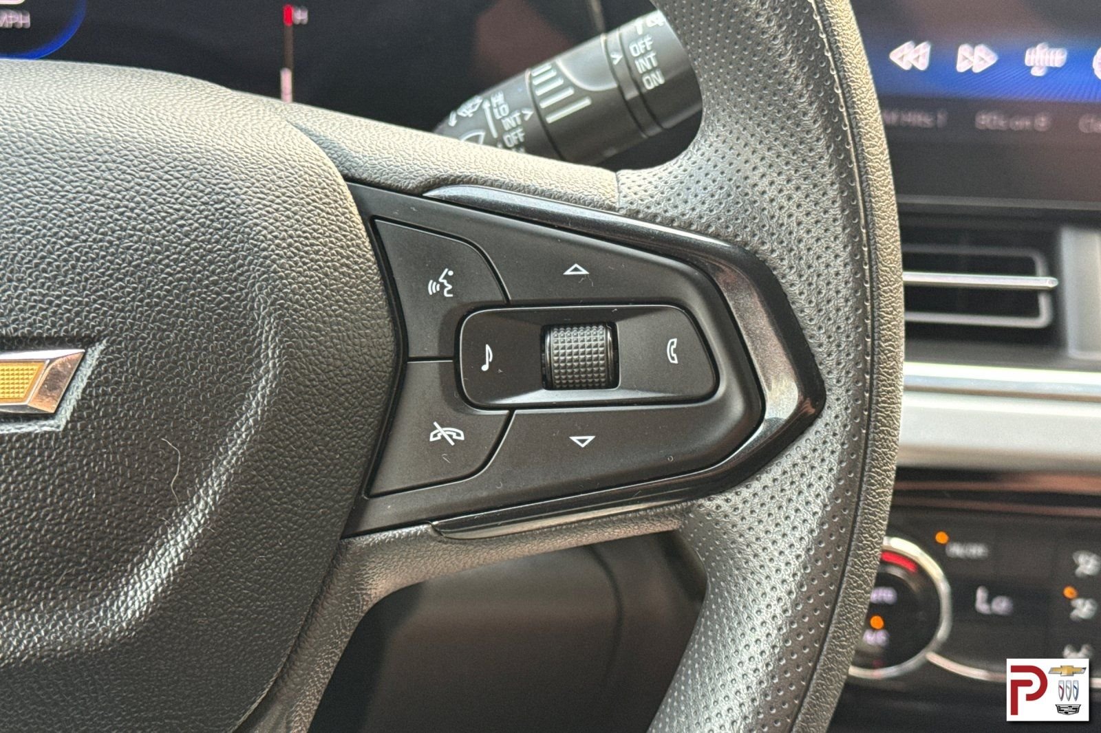 Used 2025 Gray Chevrolet LT image 27