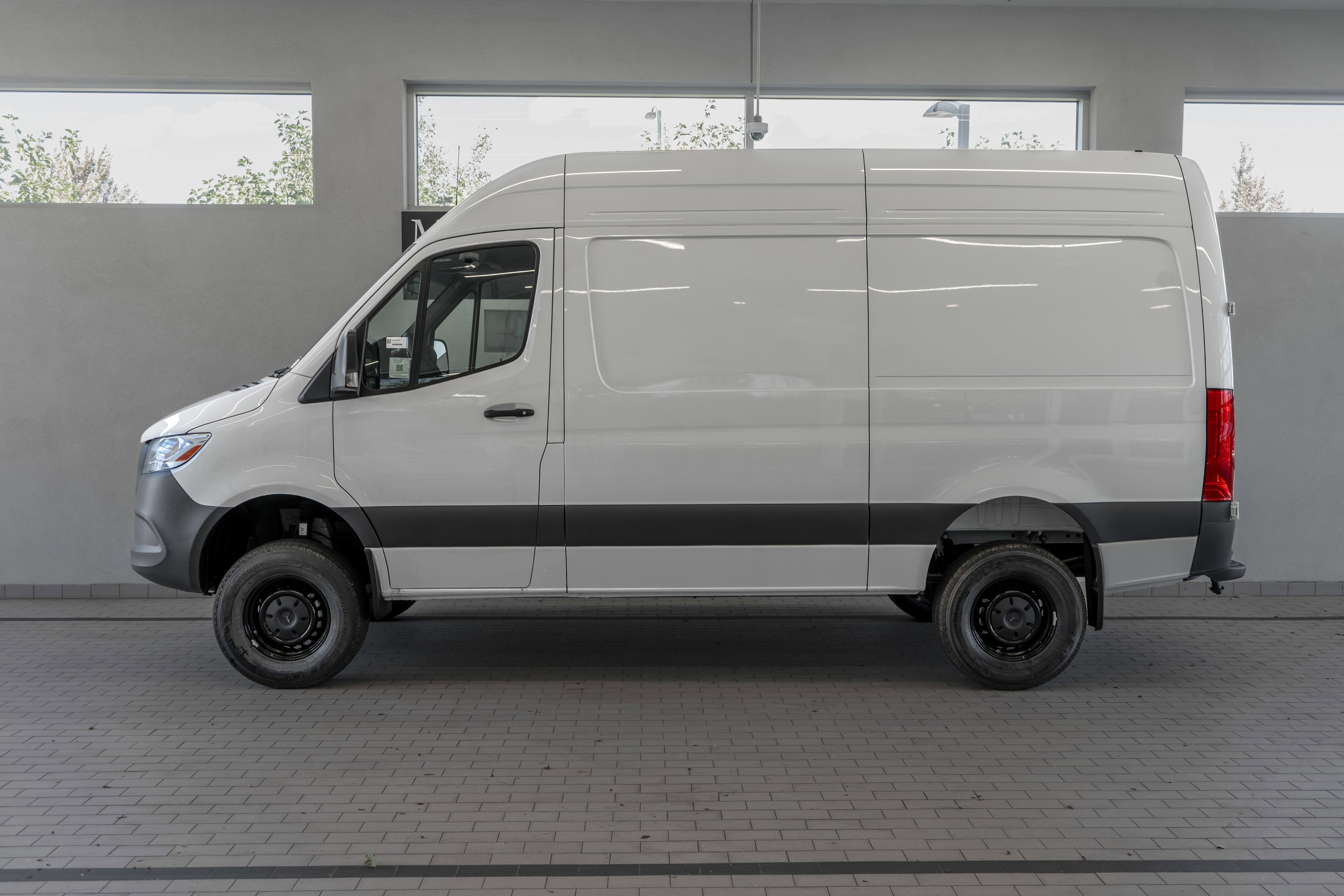 2025 Mercedes-Benz Sprinter Cargo Van Base - Photo 39