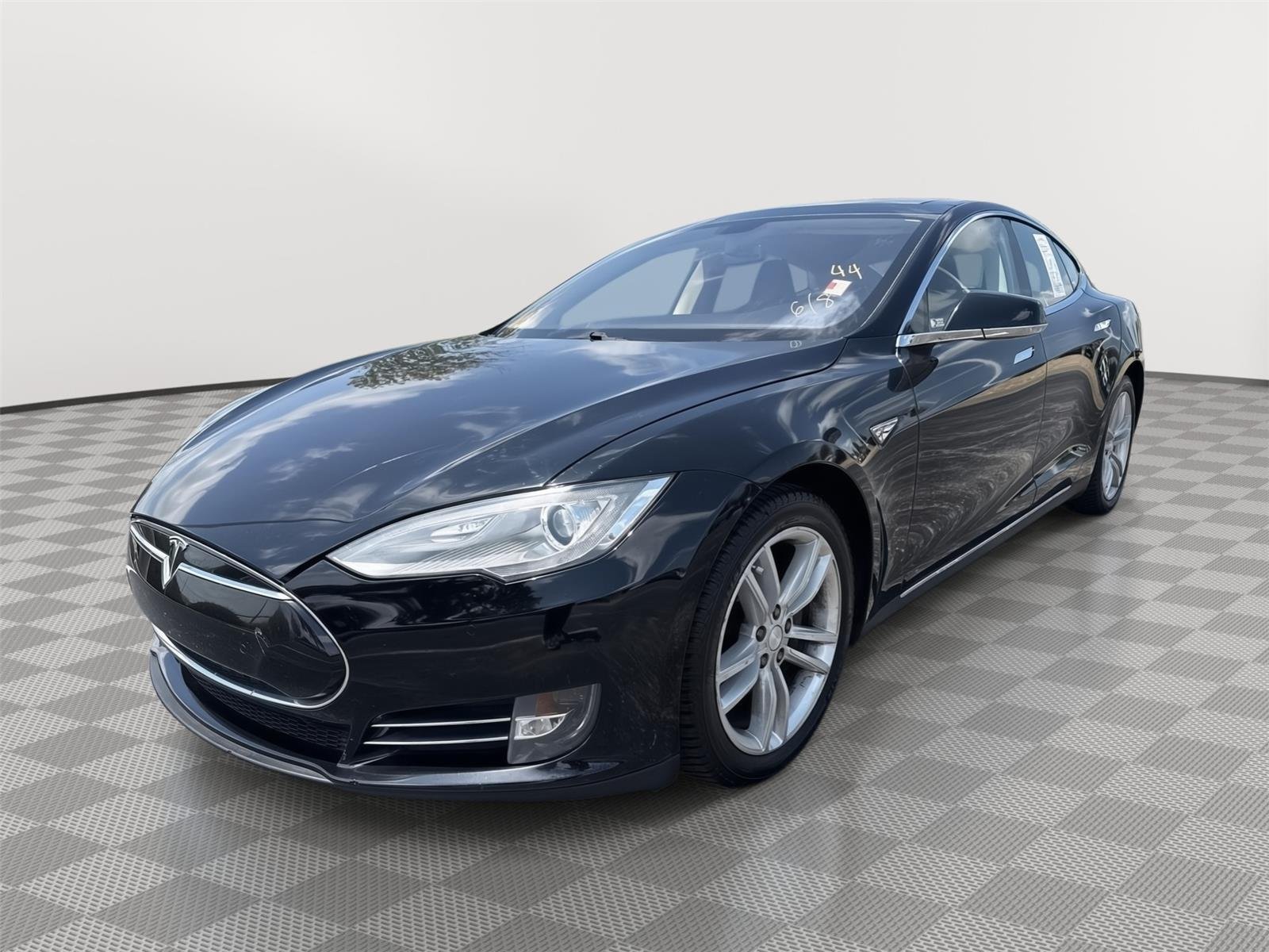 Used 2014 Black Tesla 85 image 8
