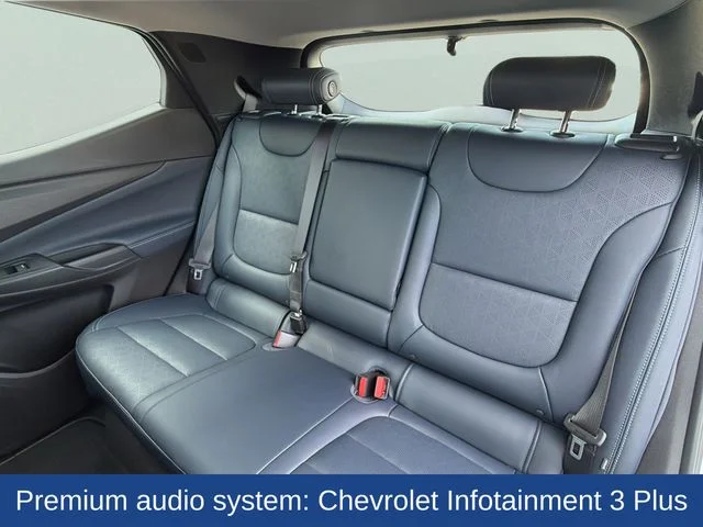 Used 2023 White Chevrolet Premier image 18