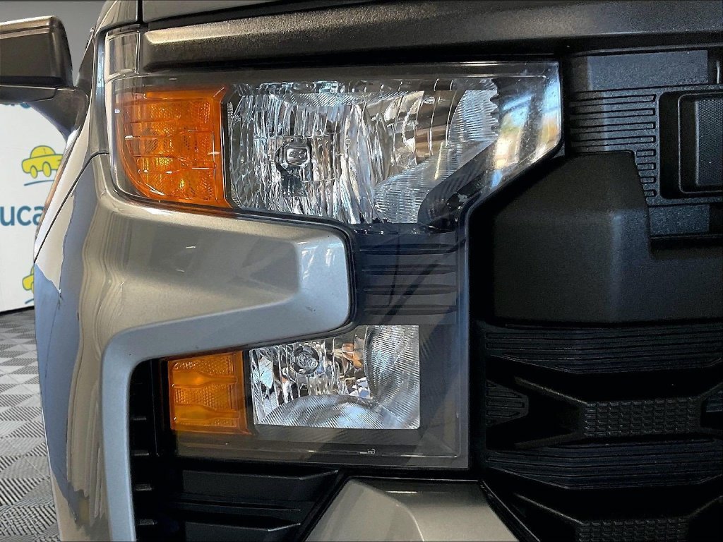 Used 2023 Gray Chevrolet Custom image 32