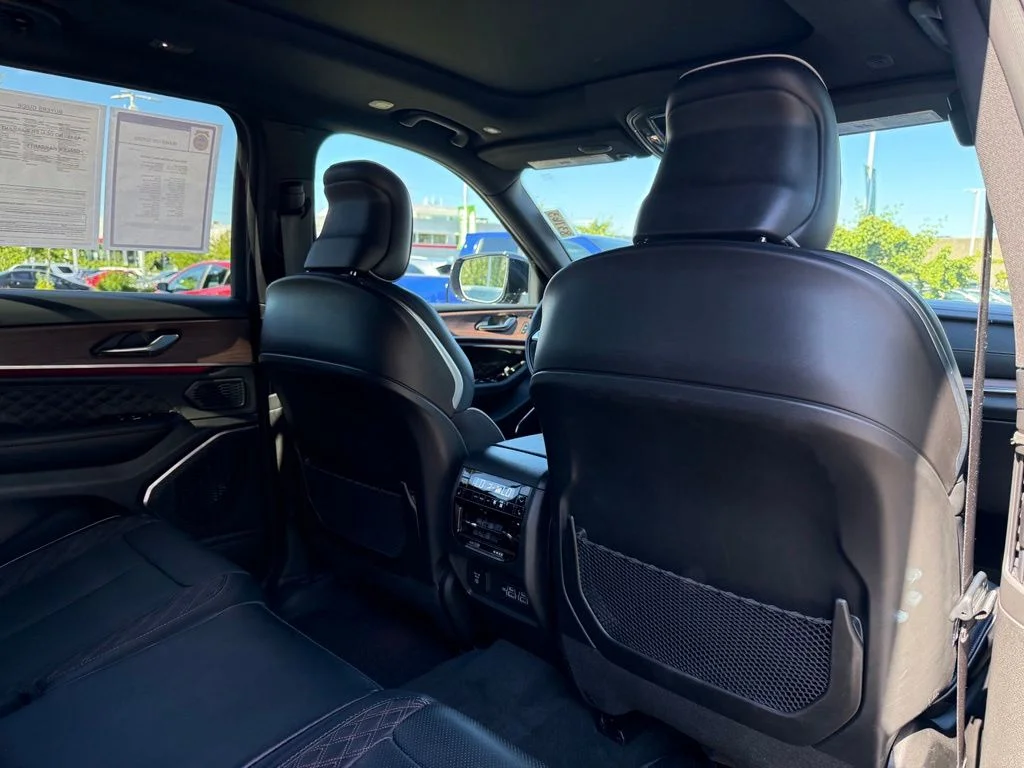 Used 2025 Gray Jeep Summit image 17