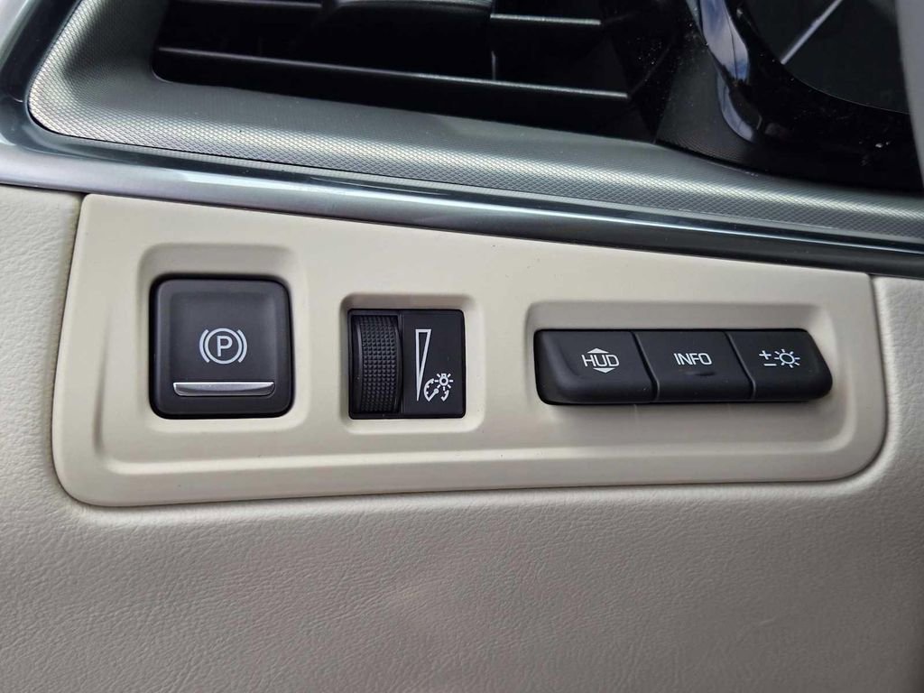 New 2026 Crystal White Tricoat Cadillac Premium Luxury image 22
